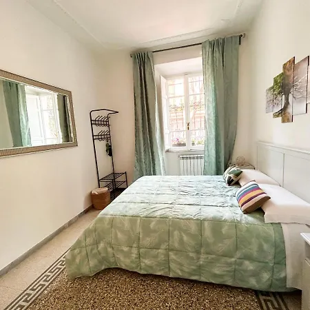 Trastevere's Flower * Rom