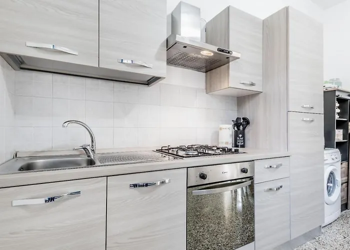 Trastevere's Flower Rom