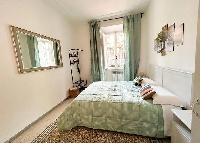 Trastevere's Flower * Rom